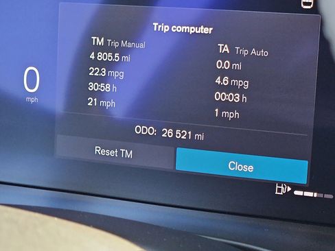 Certified 2023 Volvo XC40 B5 Plus image 21