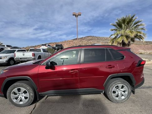 Used 2021 Toyota RAV4 LE image 2