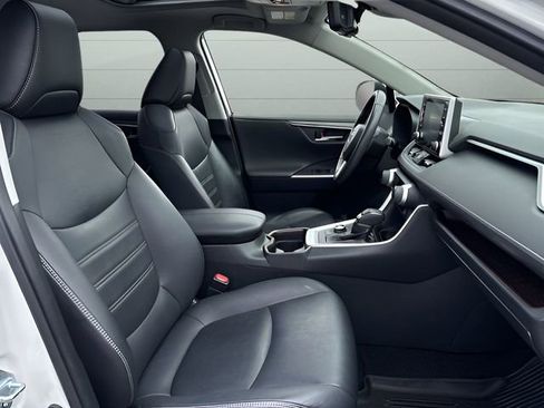 Used 2019 Toyota RAV4 Limited w/ All Weather Liner Package image 27