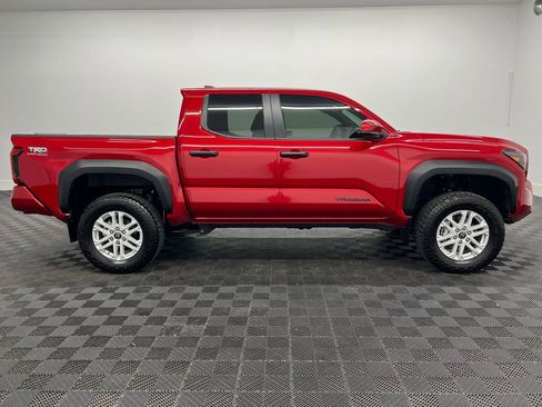 Used 2024 Toyota Tacoma TRD Off-Road AWD/4WD image 7