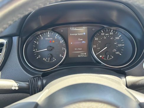 Used 2017 Nissan Rogue SV AWD/4WD image 15