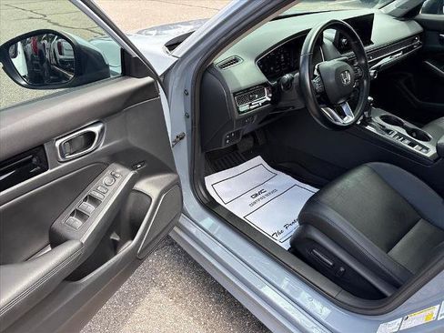 Used 2022 Honda Civic Touring image 11