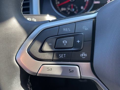 Used 2021 Volkswagen Atlas Cross Sport SE AWD/4WD image 11