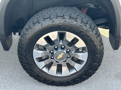 Used 2024 Chevrolet Silverado 2500 Custom w/ Custom Value Package AWD/4WD image 19