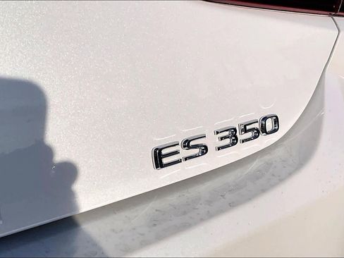 Certified 2024 Lexus ES 350 w/ Premium Package image 29