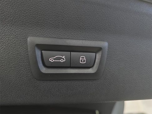 Used 2024 BMW X4 xDrive30i w/ Premium Package image 27