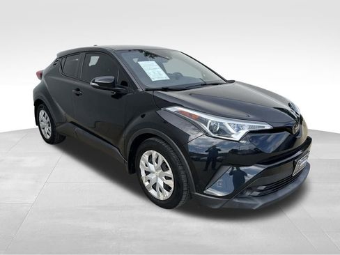 Used 2019 Toyota C-HR LE FWD image 3