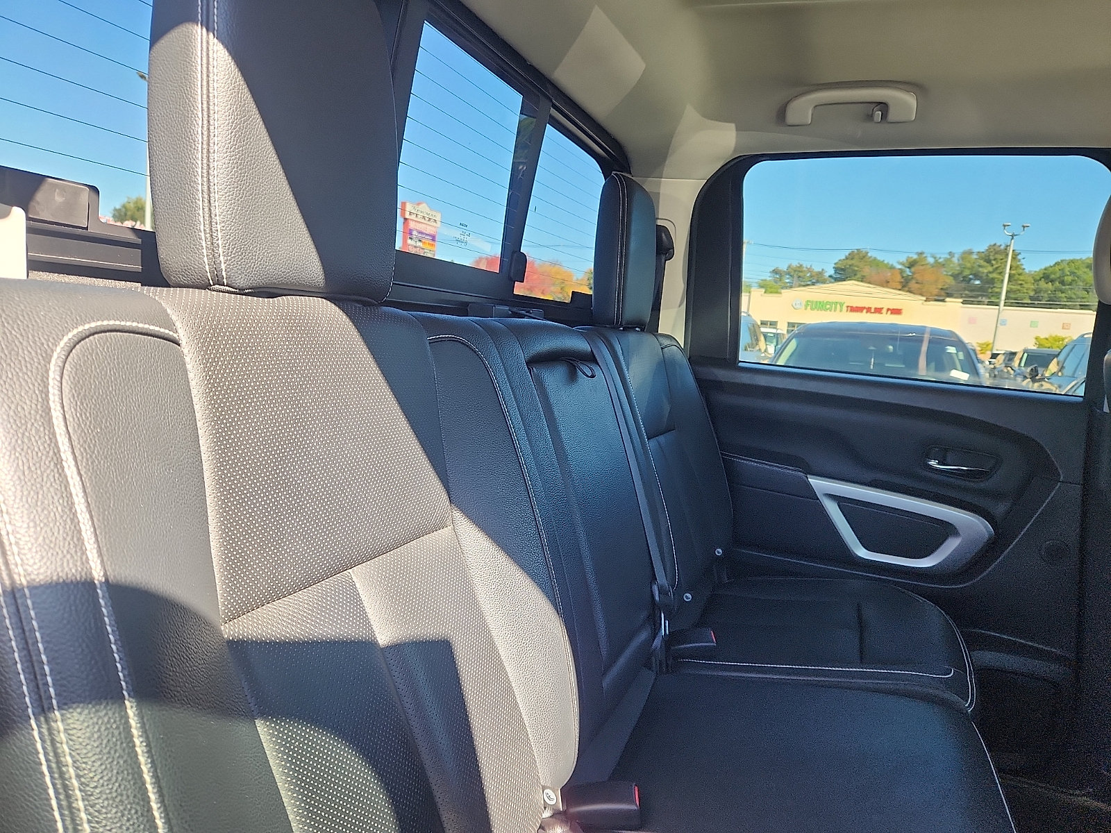 Used 2019 Nissan Titan PRO-4X w/ Pro-4x Convenience Package AWD/4WD image 28