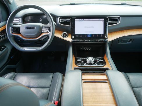 Used 2022 Jeep Grand Wagoneer Series II w/ Flexible Seating Group AWD/4WD image 10