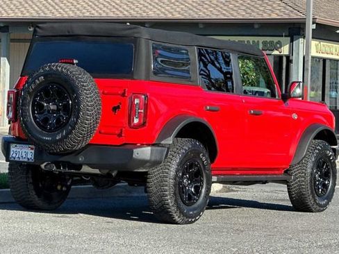 Used 2022 Ford Bronco Wildtrak image 3