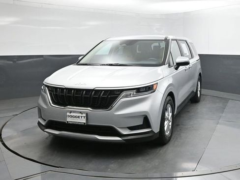 Used 2023 Kia Carnival LX image 30