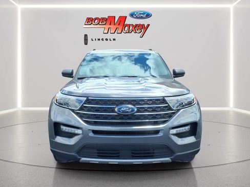 Used 2024 Ford Explorer XLT w/ Equipment Group 202A AWD/4WD image 2