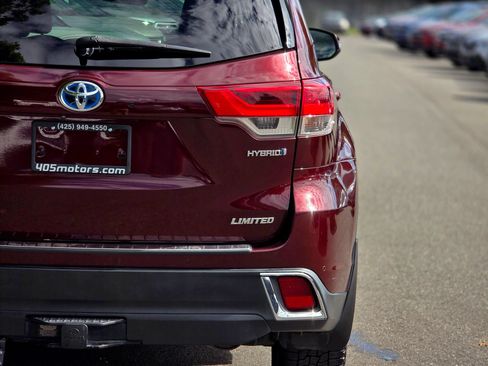 Used 2017 Toyota Highlander Limited Platinum AWD/4WD image 9