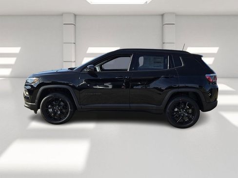 New 2026 Jeep Compass Latitude image 2