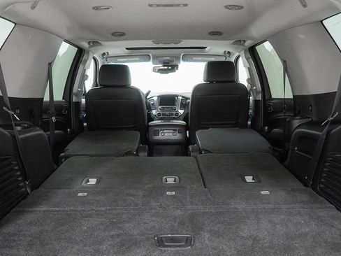 Used 2019 Chevrolet Tahoe LT w/ Luxury Package AWD/4WD image 12