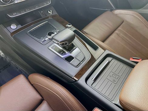 Used 2019 Audi Q5 2.0T Premium Plus w/ Premium Plus Package image 16