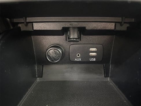 Used 2017 Subaru Outback 2.5i Limited image 22