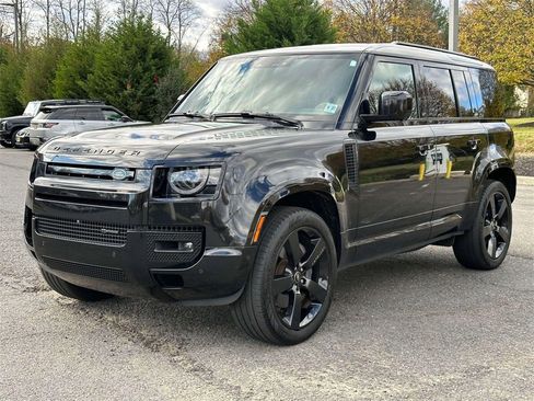 Used 2023 Land Rover Defender 110 X-Dynamic SE image 2