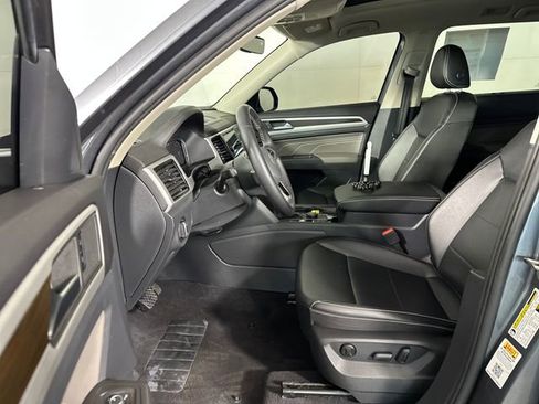 Used 2022 Volkswagen Atlas SE image 11