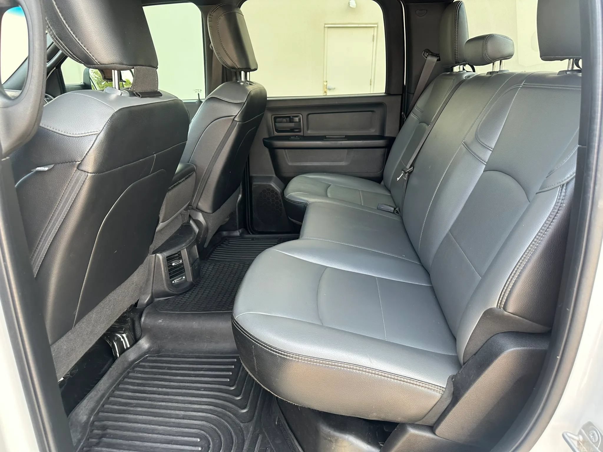 Used 2021 RAM 3500 Tradesman w/ Chrome Appearance Group AWD/4WD image 19