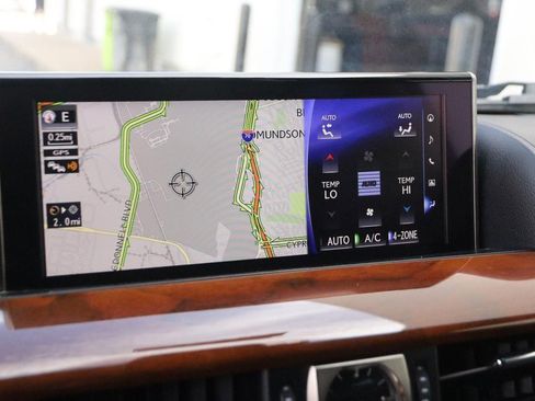 Used 2019 Lexus LX 570 4WD w/ Luxury Package image 21