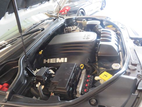 Used 2011 Jeep Grand Cherokee Limited image 52