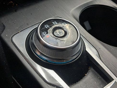 Used 2022 Ford Escape Titanium w/ Class II Trailer Tow Package image 8