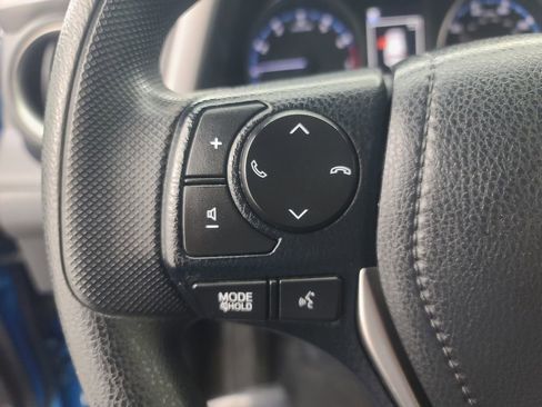 Used 2018 Toyota RAV4 LE image 28