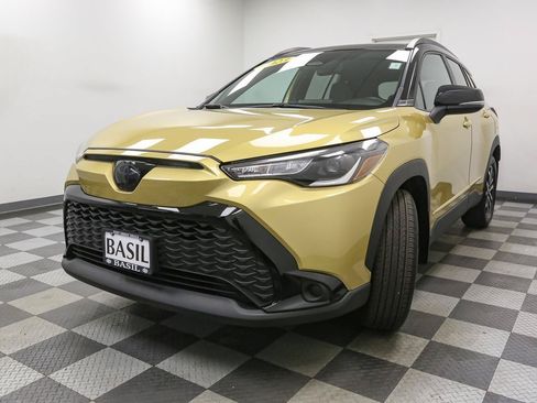 Used 2023 Toyota Corolla Cross AWD Hybrid image 4