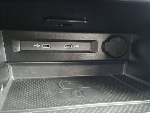 Used 2024 Volkswagen Tiguan SE FWD image 25