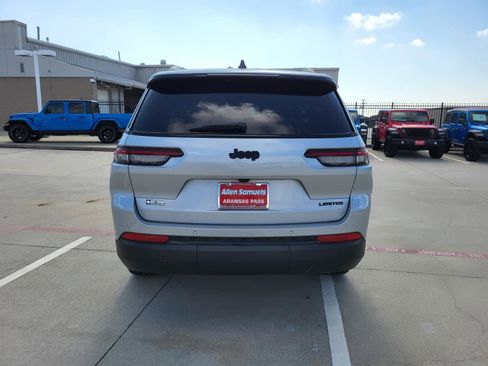 New 2025 Jeep Grand Cherokee L Limited w/ Black Appearance Package image 4