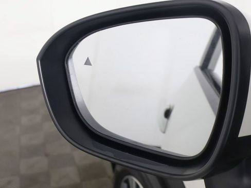 Used 2023 Nissan Rogue SV AWD/4WD image 32