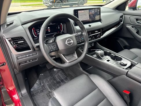 Used 2025 Nissan Rogue SL w/ Tech Package AWD/4WD image 13