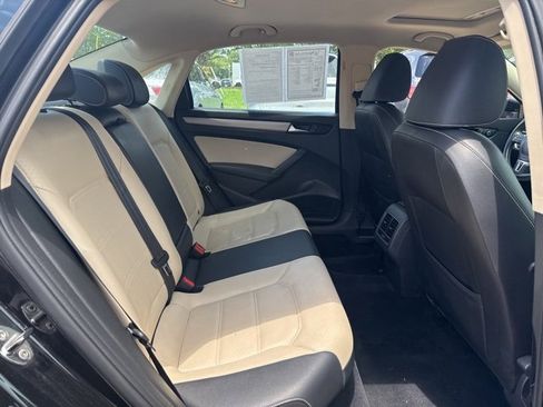 Used 2014 Volkswagen Passat 1.8T SE image 12