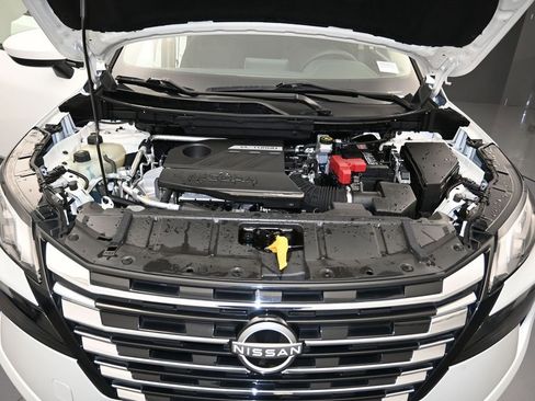 Certified 2024 Nissan Rogue SV image 29