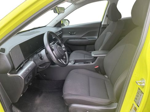 Certified 2025 Hyundai Kona SEL AWD/4WD image 9