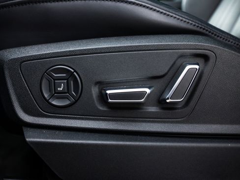 Used 2023 Audi e-tron S Premium Plus AWD/4WD image 14