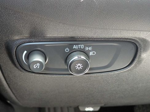 Used 2019 Chevrolet Equinox LS w/ LS Convenience Package FWD image 15