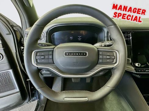 Used 2024 Jeep Wagoneer L Series II w/ Flexible Seating Group RWD image 13