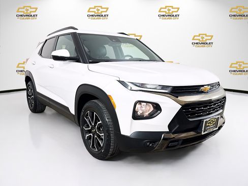 Used 2023 Chevrolet TrailBlazer ACTIV FWD image 1