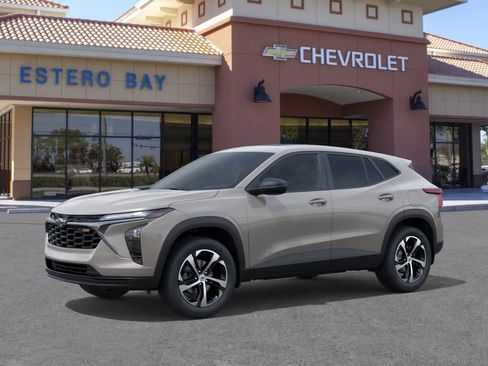 New 2026 Chevrolet Trax RS w/ Sunroof Package FWD image 2