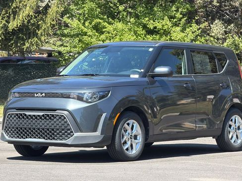 Used 2024 Kia Soul LX w/ Option Group 015 FWD image 8