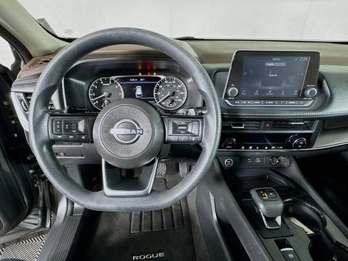 Used 2023 Nissan Rogue SV image 10
