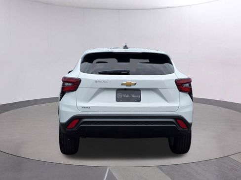 Used 2026 Chevrolet Trax LS w/ LS Convenience Package FWD image 6