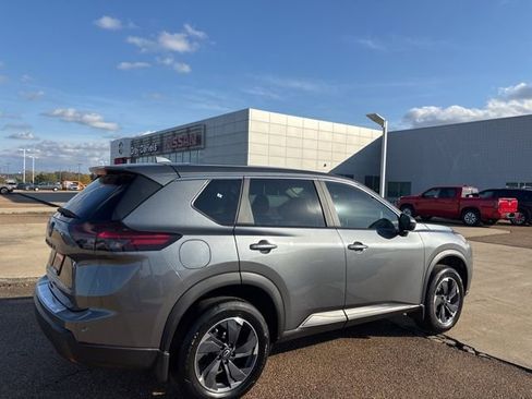 New 2026 Nissan Rogue SV image 4