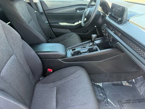Used 2025 Honda Accord SE image 31