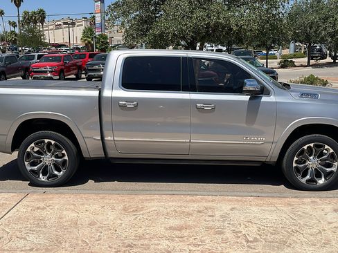 Used 2022 RAM 1500 Limited AWD/4WD image 9