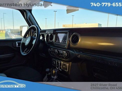 Used 2018 Jeep Wrangler Unlimited Sport S AWD/4WD image 25