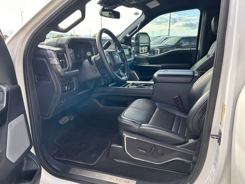 Used 2025 Ford F250 Platinum AWD/4WD image 9
