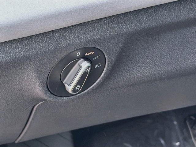 New 2026 Volkswagen Jetta SE FWD image 10